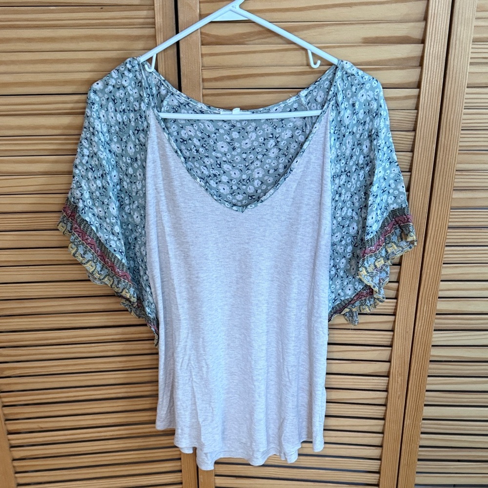 Maurices Gray Top with Floral Sleeves